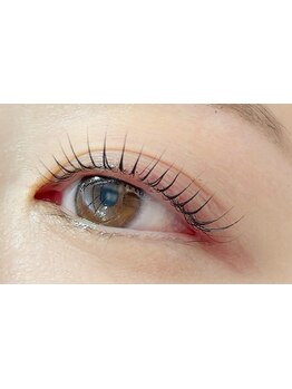 ナチュラル上品な目元にしたい