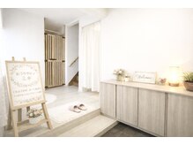 おうちサロン ミキ/清潔感のある玄関でお迎えします