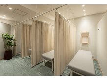 リコア鍼灸接骨院 アトレ大井町(ReCORE鍼灸接骨院)の雰囲気（きれいでおしゃれな店内で毎日の疲れをしっかり癒します♪）