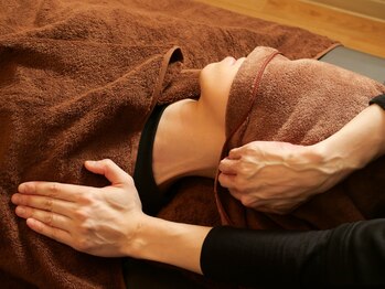 癒さか梓庵の写真/【心斎橋すぐ】何をしても解消されないつらい痛み・慢性的な疲れにアプローチ！お仕事終わりにも◎