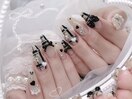 黒チェックネイル