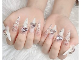 ヒョウ柄ネイル、ハートネイル