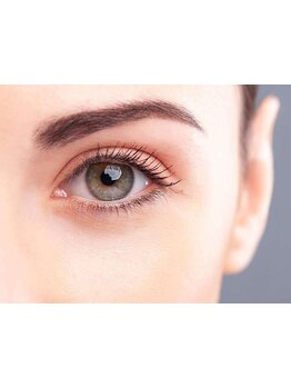 ナチュラル上品な目元にしたい