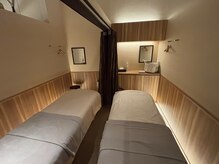 フットセラピー EXPO CITY店の雰囲気（オイルメニューは個室にご案内いたします　＊写真はツインルーム）