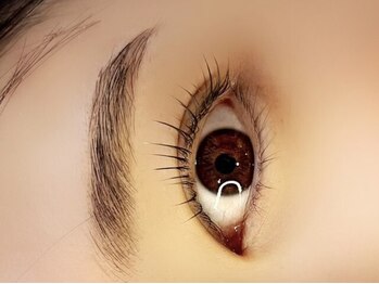 アリクシー(ALIXSY)の写真/今年こそボサ眉卒業!《アイブロウWAX￥6,000/ハリウッドブロウ￥7,000》流行りの並行眉や自然な毛流れへ!!