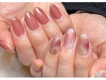 アティックネイルアトリエ(attic nail atelier)の写真/「仕事で長くできないけれど、地味なのは嫌…」そんな方にはショートネイルがオススメ♪