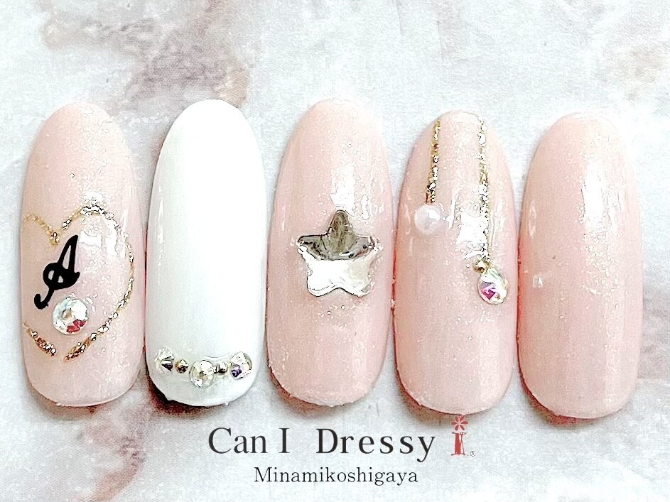 2026年冬トレンド】イニシャルのネイルデザイン集｜人気順｜4ページ目