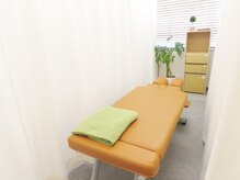 ファミリーカイロプラクティック 三鷹院/院内のようす６　カーテン仕切り