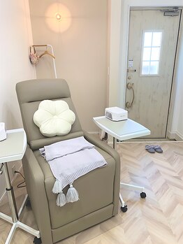 ツキネイル(TSUKI nail)の写真/完全個室のプライベートサロンでゆったり♪モチ・仕上がりにこだわった技術力◎あなただけの特別なネイルを