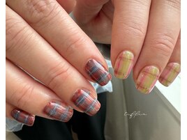 ～おしゃれなチェックネイル～