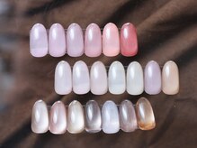 肌に馴染むシンプルカラーをご用意しております