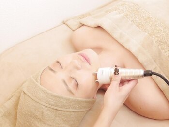 メディカルサロン ティアラ 亀有本店の写真/《強力RF小顔リフトアップ》年齢とともに気になる“たるみ・ほうれい線・フェイスラインのもたつき”をケア