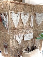 ウル(ulu.)/マクラメタペストリー