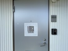 ネイルスタジオ ロギ(LOGI)の雰囲気（ドアに看板を設置しています。お間違えない様ご注意下さい。）