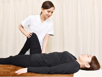 ナチュラルパーフェクトフェイス 新宿の写真/冷えによる筋肉の強張りや,歪みによる左右差を根本から整えて血流を促し代謝UP!キレイなボディバランスへ☆