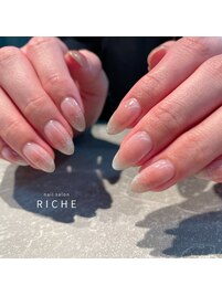 人気！チーク×マグネットネイル