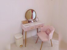 施術後のメイクブースも完備しております★