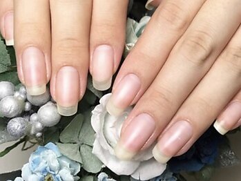 アトリエ イミュア(atelier immyua)の写真/弱くなってしまった爪も、イキイキと自信が持てるお手元に♪美爪育成から角質エイジングケアまで◎