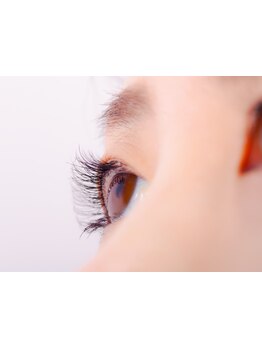 ナチュラル上品な目元にしたい