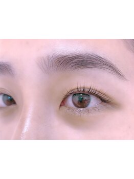 ナチュラル上品な目元にしたい