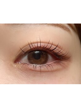 ナチュラル上品な目元にしたい