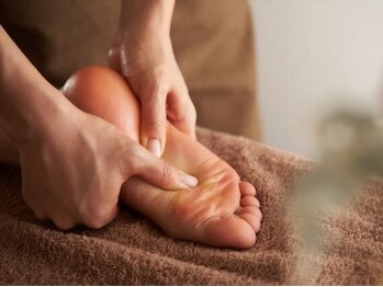 ほっともみ 御経塚店の写真/【グっと冷え込むこの時期に！】今年こそ早期対策!冬の寒さ,辛い冷えに負けないよう足ツボで血行改善◎
