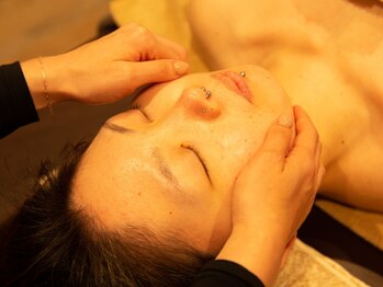 骨気(コルギ)専門店 YONG miu【ヨング ミュー】の写真/くすみ・乾燥・肌荒れに。小顔コルギで叶える、内側から発光する「極上ツヤ美肌」へ導きます♪