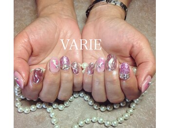 ヴァリエ(VARIE)/ピンクうねうねミラーネイル