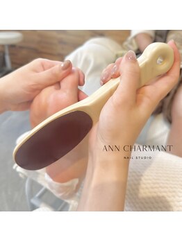 アンシャルマンネイルスタジオ(Ann charmant nail studio)の写真/新メニュー♪【角質ケア×フットネイル】で足元から身だしなみを♪施術後に使用できるホームケア付★