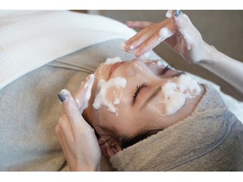 小顔・たるみ専門看護師クリニカルサロンSerein上本町【スレーン】/3.洗顔