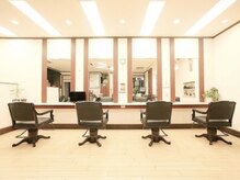 クラーレ ヘアーアンドフェイス フォー アイラッシュ(Crare)/オシャレな内観♪