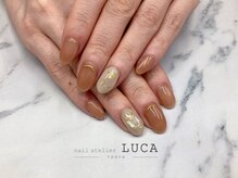 ネイルアトリエルカ(nail atelier LUCA)/W-553　ブラウン×シェルネイル