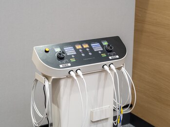 ウェルネス アールイー鍼灸院・整骨院 用賀(WELLNESS RE:鍼灸院・整骨院)/複合高周波EMS(電気刺激)