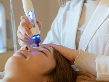 アネラ 南森町(ANERA)の写真/南森町/梅田エリアでモデル級のお顔★美脳小顔矯正&ハイドロ毛穴洗浄♪肌質改善と小顔矯正が一度に◎