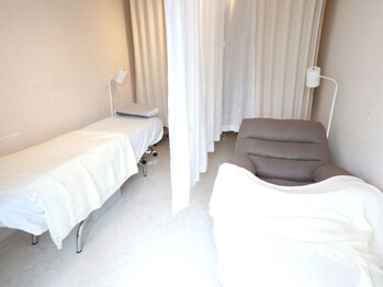 ネイル アンド まつげエクステサロン キュア(Cure)/ふかふかソファーベット