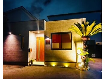 リバース(Re birth)/サロンの外観(ライトアップVer.)