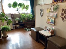 こりとりらくね 長岡京の雰囲気（緑あふれる受付）