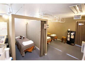 あしカラダ 新宿御苑前店