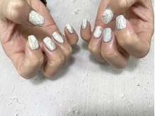 リリィ(RIRI)/漆喰風/ニュアンス/手書きアート