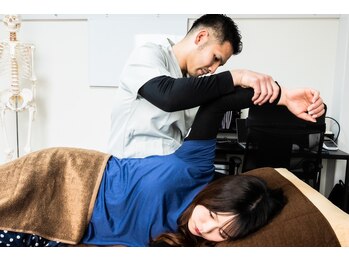 整体院札希 宝塚店(さつき)/【整体・巻き肩改善】