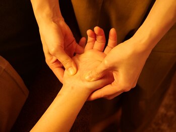 ポンピーク(Pon Peak)/アロマオイルマッサージ