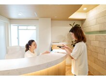 レニコ 三宮店(renico)/来店したら受付を