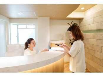 レニコ 三宮店(renico)/来店したら受付を