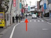 整体術×高濃度水素吸入【ところ整体院】所沢駅前店/そのまま直進すると左手に看板が