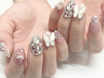 クラル 平塚店(CURAR)/蝶×キラキラ埋め尽くしネイル