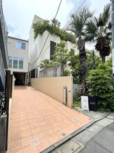 モテキ 表参道店(MoTeKi)/道順|曲がり角/建物の見え方