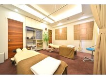 六甲整体院(TOTAL BODY CARE CHIROPRACTIC)/施術室