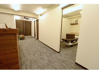 横浜駅きた西整体院/全身整体/肩こり/腰痛/骨盤矯正