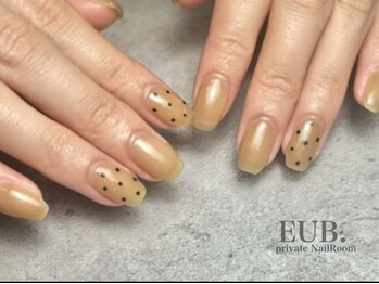 EUBの写真/オフィスでもOKな大人ネイルで上品に!肌馴染みの良いカラーで指先を彩る♪