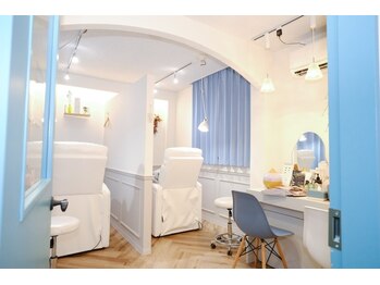 リー バイミクマル(Re:by micmal)の写真/【初めての方も安心してご来店いただけます！】丁寧なカウンセリングで理想の目元を叶えるサロン